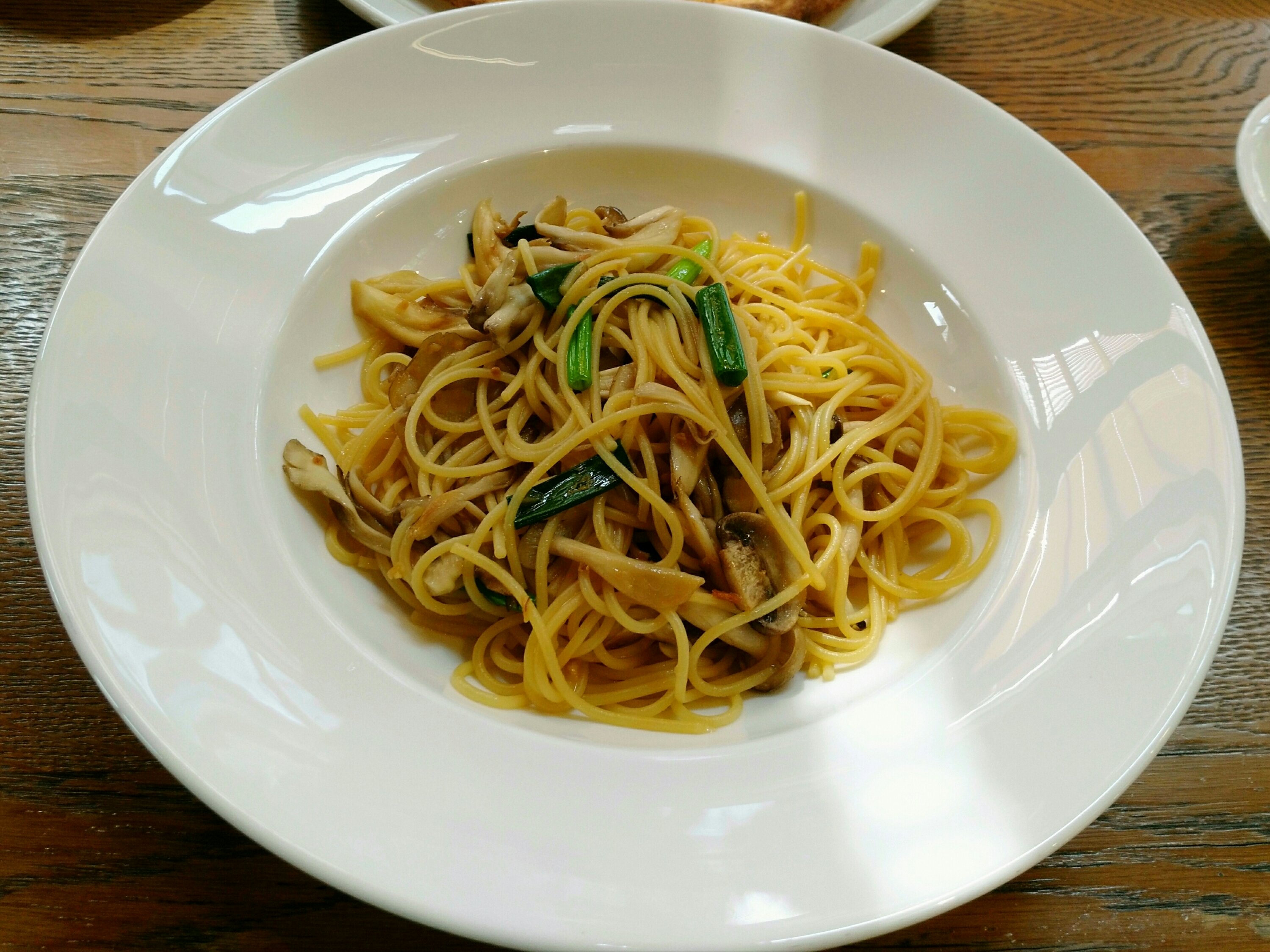 秋保 カフェ ロシェ 3種のきのこの和風スパゲティ