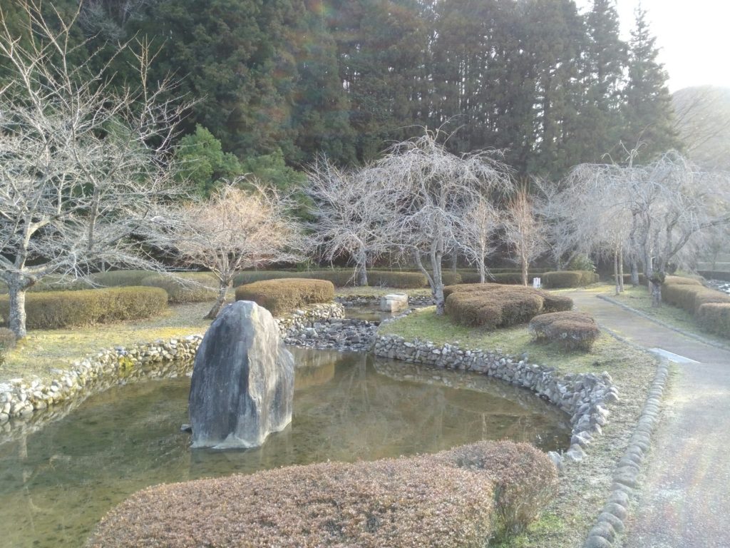 高蔵寺　ホタルの里の庭園