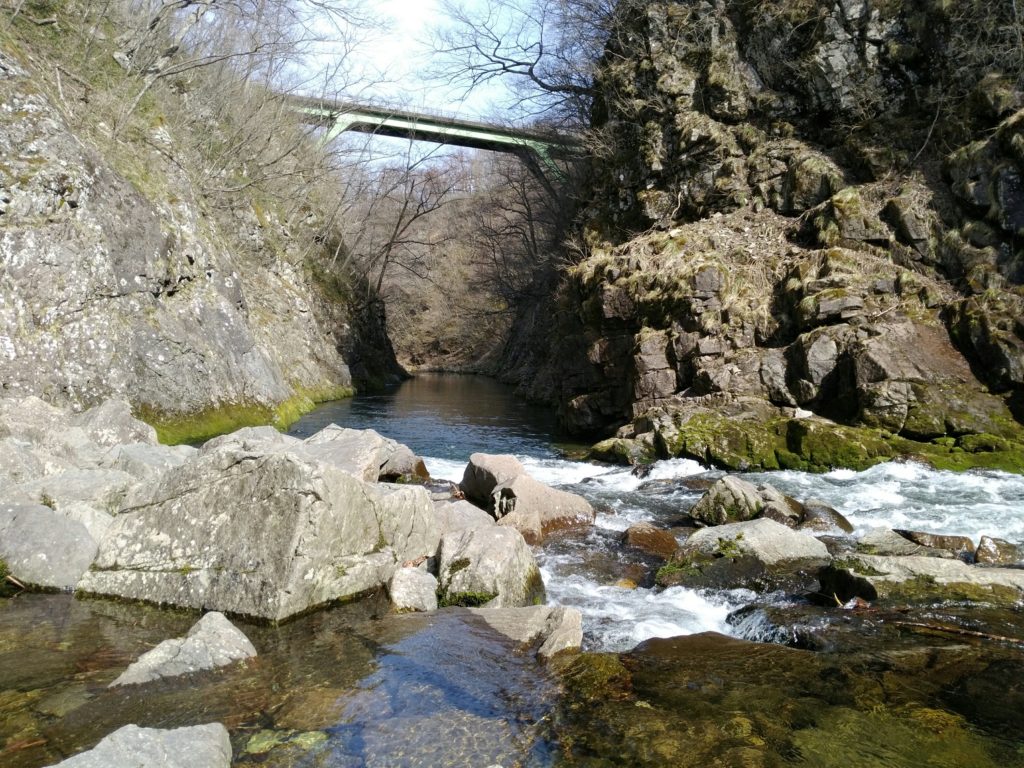 秋保大滝の名取川下流