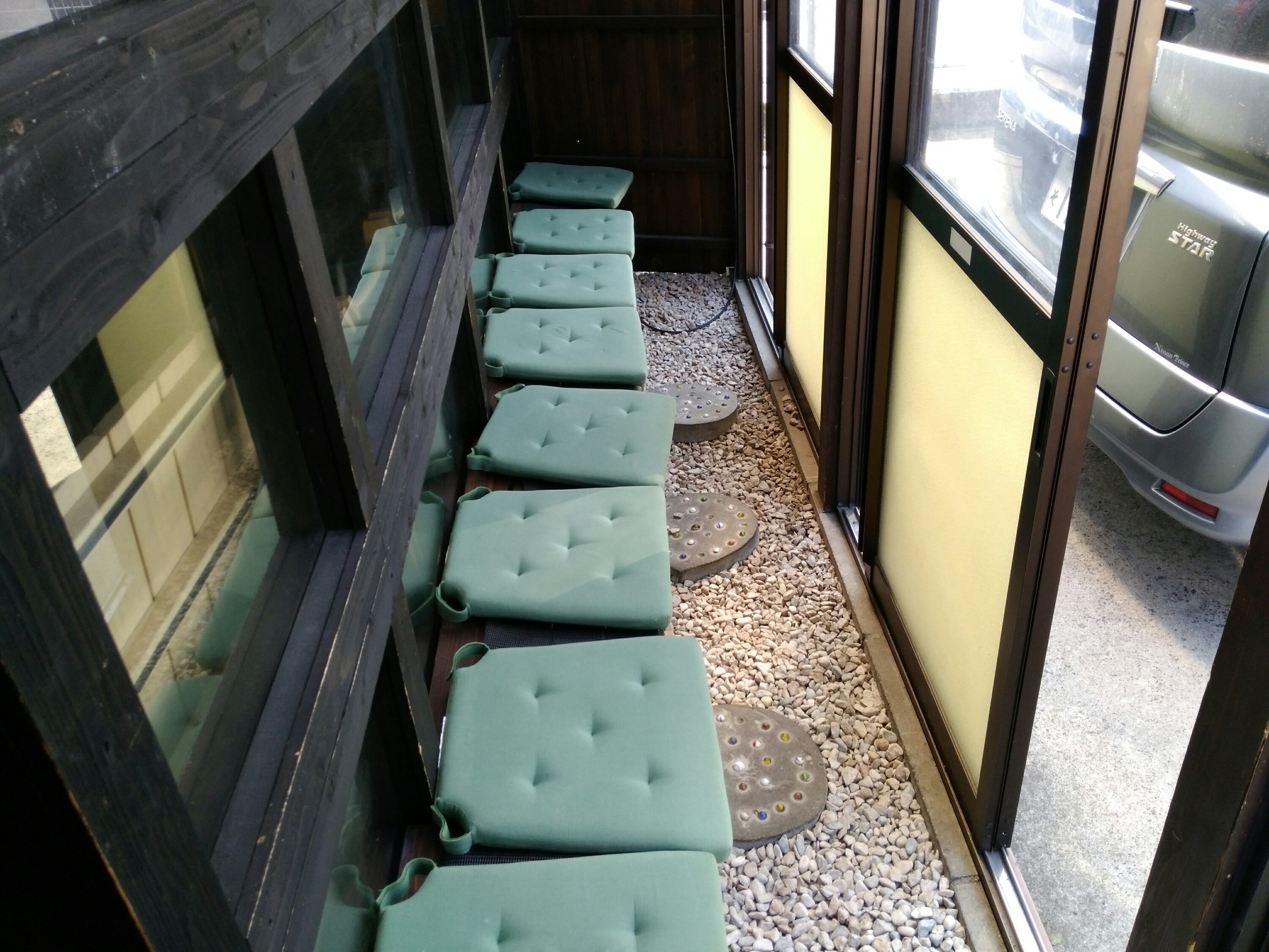 名取 中華そばいぶし 待合室