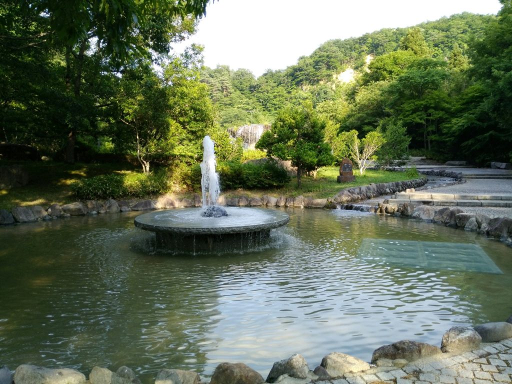 材木岩公園の水遊びができる噴水池