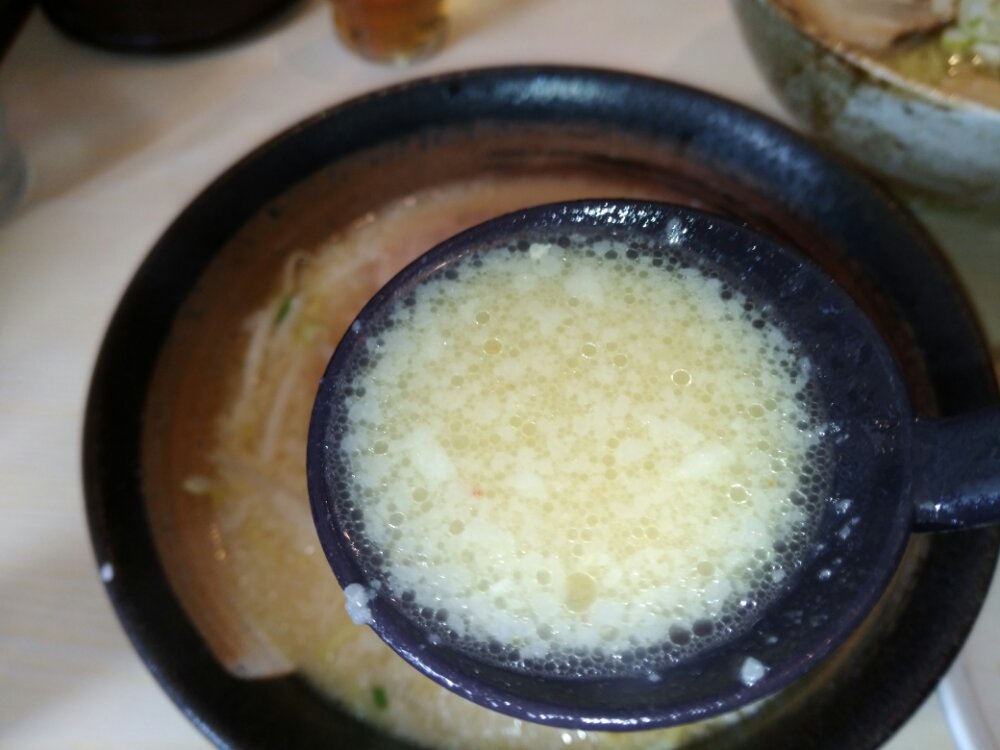 味噌豚骨のスープ