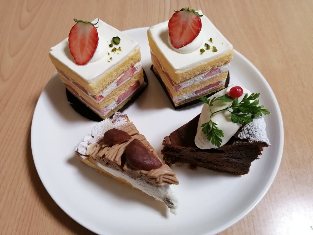 ラドゥースヴィのケーキ4種