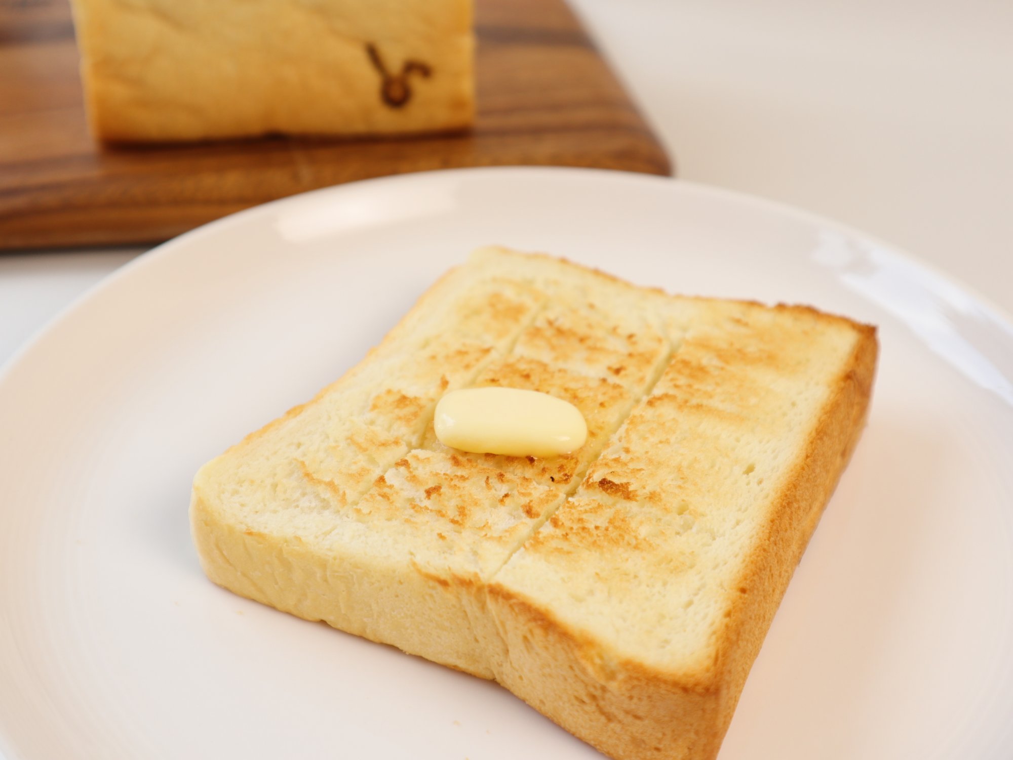 トーストしたラパンの食パン