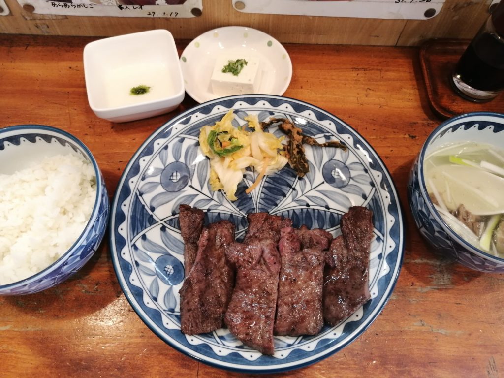 ぎゅうたんさま レビュー】牛たん萃萃(すいすい)で牛タンセット｜メニューや駐