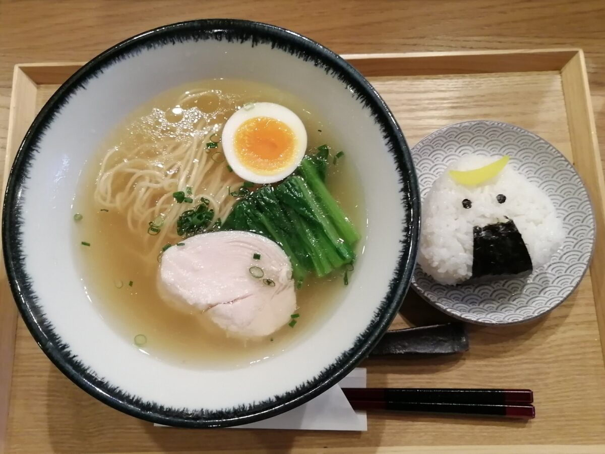 ラーメン日記 ハチ花乃 上杉店で鶏塩中華そば むすび丸おにぎり可愛すぎ 仙台南つうしん