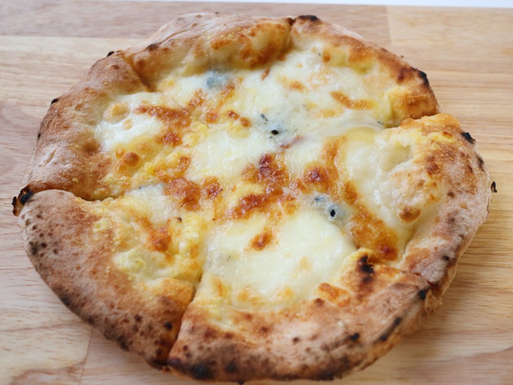 コパン仙台駅店の4種のチーズピザ