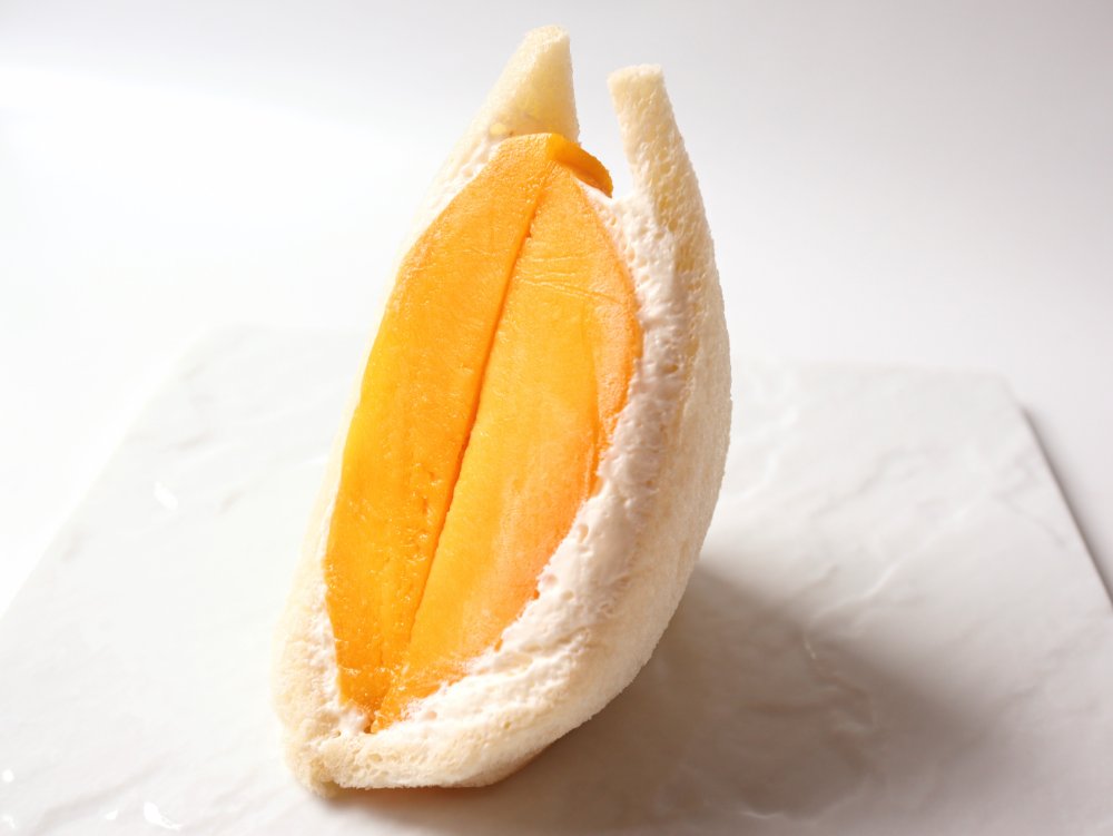 藤崎のマンゴーフルーツサンド