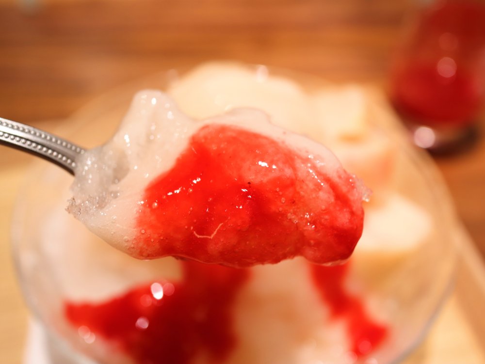 ラズベリー桃かき氷