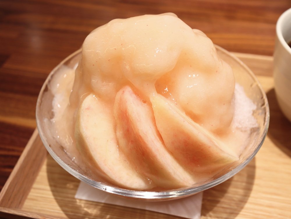 いたがきフルーツサロン　桃のかき氷