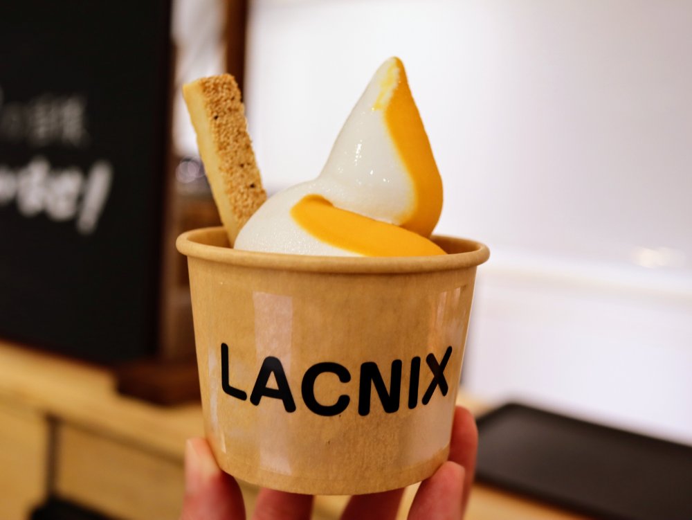 ラクニクス　マンゴーとココナッツのソフトクリーム