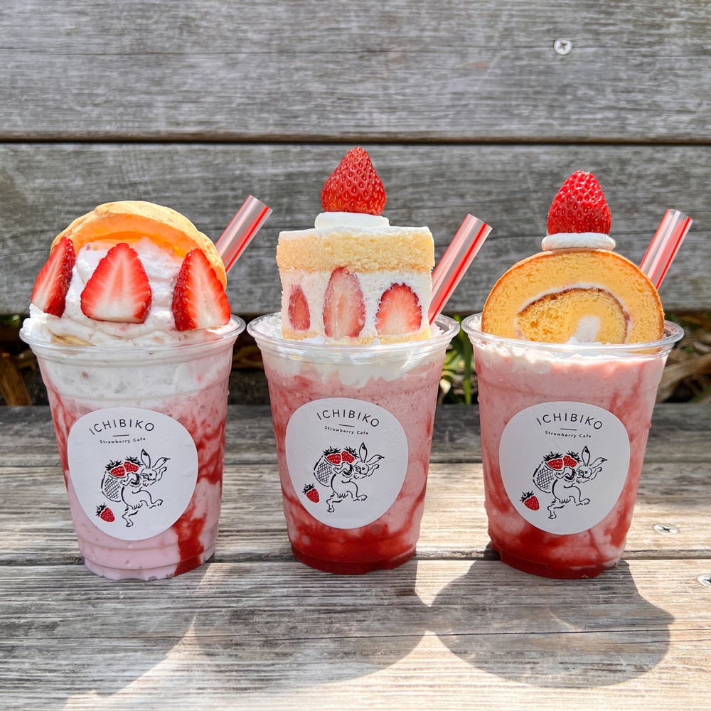 Ichibiko閖上店で いちごショートonストロベリースムージー などケーキがのった3種のスムージーを新発売 仙台南つうしん