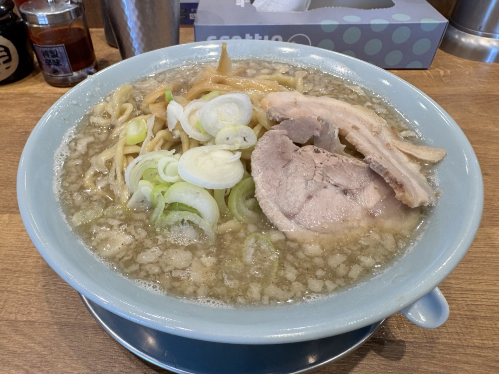 真心込めて作った煮干しの塑像 オープン直後から大人気！ボリューム満点の煮干しラーメン | 仙台南